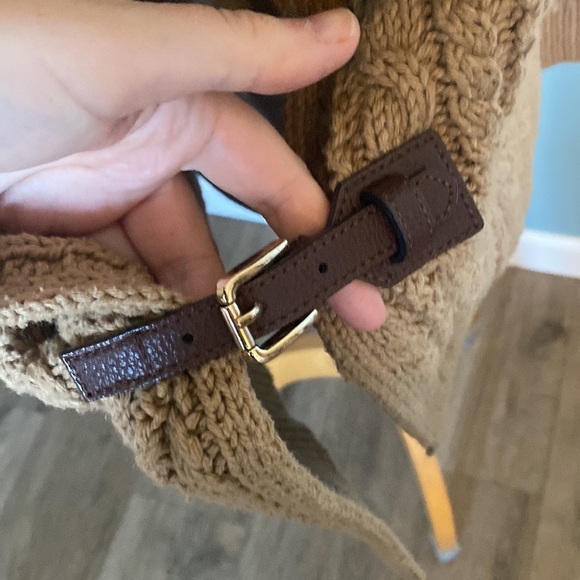 Talbots oversized cable knit poncho with leather side straps buckles Equestrian - Picture 3 of 8